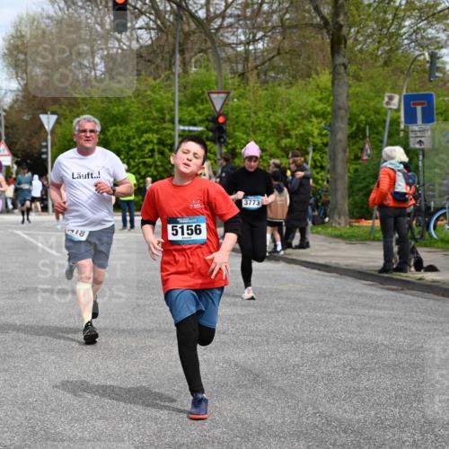 12.04.2026 - 45. Internationalen Wilhelmsburger Insellauf J. Mangold http://msf.ph/oto/9515236 12.04.2026 13:14:35 Ziel 3360, 3443, 3469, 2107, 4421, 5242, 3425, 5142, 4852, 2430, 5813, 4747, 3773, 5602, 4960, 4418, 5156, 5156, 4111, 3306, 3328, 2772, 5348, 4837, 4838, 4669, 2110, 4695, 2815, 2785, 2043, 2118, 5755, 5029 meine-sportfotos.de