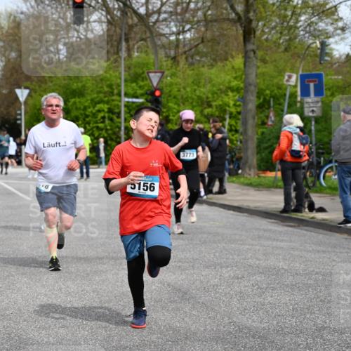 12.04.2026 - 45. Internationalen Wilhelmsburger Insellauf J. Mangold http://msf.ph/oto/9515237 12.04.2026 13:14:35 Ziel 3360, 3443, 3469, 2107, 4421, 5242, 3425, 5142, 4852, 2430, 5813, 4747, 3773, 5602, 4960, 4418, 5156, 5156, 4111, 3306, 3328, 2772, 5348, 4837, 4838, 4669, 2110, 4695, 2815, 2785, 2043, 2118, 5755, 5029 meine-sportfotos.de