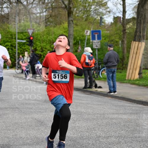 12.04.2026 - 45. Internationalen Wilhelmsburger Insellauf J. Mangold http://msf.ph/oto/9515242 12.04.2026 13:14:35 Ziel 3360, 3443, 3469, 2107, 4421, 5242, 3425, 5142, 4852, 2430, 5813, 4747, 3773, 5602, 4960, 4418, 5156, 5156, 4111, 3306, 3328, 2772, 5348, 4837, 4838, 4669, 2110, 4695, 2815, 2785, 2043, 2118, 5755, 5029 meine-sportfotos.de
