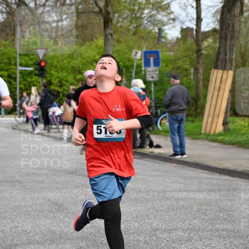 12.04.2026 - 45. Internationalen Wilhelmsburger Insellauf J. Mangold http://msf.ph/oto/9515243 12.04.2026 13:14:35 Ziel 3360, 3443, 3469, 2107, 4421, 5242, 3425, 5142, 4852, 2430, 5813, 4747, 3773, 5602, 4960, 4418, 5156, 5156, 4111, 3306, 3328, 2772, 5348, 4837, 4838, 4669, 2110, 4695, 2815, 2785, 2043, 2118, 5755, 5029 meine-sportfotos.de