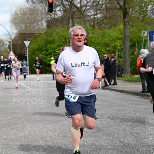 12.04.2026 - 45. Internationalen Wilhelmsburger Insellauf J. Mangold http://msf.ph/oto/9515246 12.04.2026 13:14:36 Ziel 3360, 3443, 3469, 2107, 4421, 5242, 3425, 5142, 4852, 2430, 5813, 4747, 3773, 5602, 4960, 4418, 5156, 4111, 3306, 3328, 2772, 5348, 4837, 4838, 4669, 2110, 4695, 2815, 2785, 2043, 2118, 5755, 5029, 4662, 4663 meine-sportfotos.de