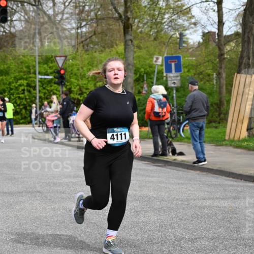12.04.2026 - 45. Internationalen Wilhelmsburger Insellauf J. Mangold http://msf.ph/oto/9515257 12.04.2026 13:14:38 Ziel 3360, 3443, 3469, 2107, 4421, 5242, 3425, 5142, 4852, 2430, 5813, 4747, 3773, 5602, 4960, 4418, 5156, 4111, 3306, 3328, 3306, 3328, 2772, 5348, 4837, 4838, 4669, 2110, 4695, 2815, 2785, 2043, 2118, 5755, 5029, 4662, 4663, 4559, 3308 meine-sportfotos.de