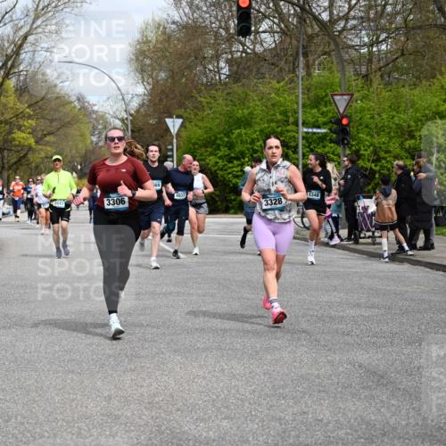 12.04.2026 - 45. Internationalen Wilhelmsburger Insellauf J. Mangold http://msf.ph/oto/9515265 12.04.2026 13:14:40 Ziel 3443, 3469, 2107, 4421, 5242, 3425, 5142, 4852, 2430, 5813, 4747, 3773, 5602, 4960, 4418, 5156, 4111, 3306, 3328, 2772, 2772, 5348, 4837, 4838, 4669, 2110, 4695, 2815, 2110, 4695, 2815, 2785, 2043, 2118, 5755, 5029, 4662, 4663, 4559, 3308 meine-sportfotos.de