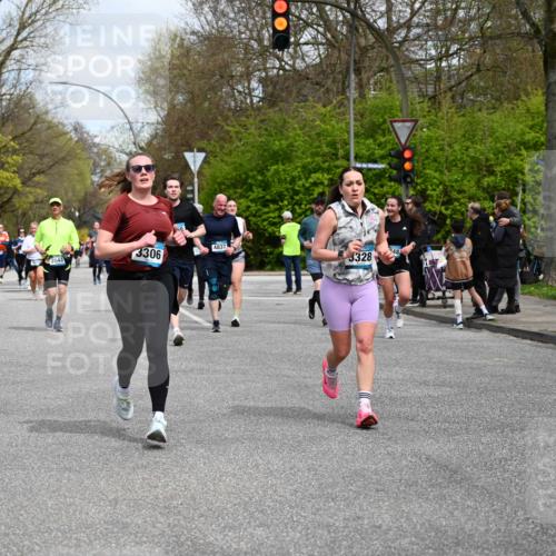 12.04.2026 - 45. Internationalen Wilhelmsburger Insellauf J. Mangold http://msf.ph/oto/9515269 12.04.2026 13:14:40 Ziel 3443, 3469, 2107, 4421, 5242, 3425, 5142, 4852, 2430, 5813, 4747, 3773, 5602, 4960, 4418, 5156, 4111, 3306, 3328, 2772, 2772, 5348, 4837, 4838, 4669, 2110, 4695, 2815, 2110, 4695, 2815, 2785, 2043, 2118, 5755, 5029, 4662, 4663, 4559, 3308 meine-sportfotos.de