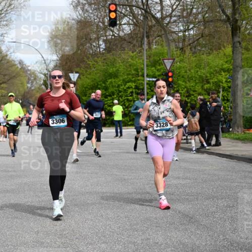 12.04.2026 - 45. Internationalen Wilhelmsburger Insellauf J. Mangold http://msf.ph/oto/9515273 12.04.2026 13:14:41 Ziel 3469, 2107, 4421, 5242, 3425, 5142, 4852, 2430, 5813, 4747, 3773, 5602, 4960, 4418, 5156, 4111, 3306, 3328, 2772, 5348, 4837, 4838, 5348, 4837, 4838, 4669, 2110, 4695, 2815, 2785, 2785, 2043, 2118, 5755, 5029, 4662, 4663, 4559, 3308 meine-sportfotos.de