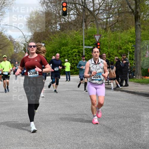 12.04.2026 - 45. Internationalen Wilhelmsburger Insellauf J. Mangold http://msf.ph/oto/9515274 12.04.2026 13:14:41 Ziel 3469, 2107, 4421, 5242, 3425, 5142, 4852, 2430, 5813, 4747, 3773, 5602, 4960, 4418, 5156, 4111, 3306, 3328, 2772, 5348, 4837, 4838, 5348, 4837, 4838, 4669, 2110, 4695, 2815, 2785, 2785, 2043, 2118, 5755, 5029, 4662, 4663, 4559, 3308 meine-sportfotos.de