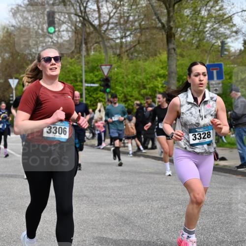 12.04.2026 - 45. Internationalen Wilhelmsburger Insellauf J. Mangold http://msf.ph/oto/9515286 12.04.2026 13:14:42 Ziel 3469, 2107, 4421, 5242, 3425, 5142, 4852, 2430, 5813, 4747, 3773, 5602, 4960, 4418, 5156, 4111, 3306, 3328, 2772, 5348, 4837, 4838, 4669, 2110, 4695, 2815, 2785, 2043, 2118, 2043, 2118, 5755, 5029, 4662, 4663, 4559, 3308, 3881 meine-sportfotos.de