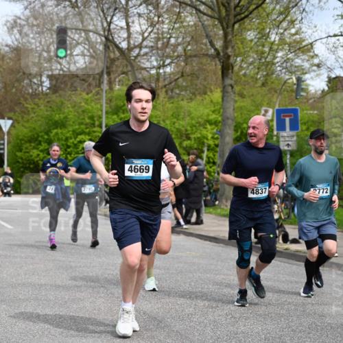 12.04.2026 - 45. Internationalen Wilhelmsburger Insellauf J. Mangold http://msf.ph/oto/9515299 12.04.2026 13:14:44 Ziel 4421, 5242, 3425, 5142, 4852, 2430, 5813, 4747, 3773, 5602, 4960, 4418, 5156, 4111, 3306, 3328, 2772, 5348, 4837, 4838, 4669, 2110, 4695, 2815, 2785, 2043, 2118, 5755, 5029, 5755, 5029, 4662, 4663, 4559, 3308, 3881, 3882, 3767, 3765 meine-sportfotos.de