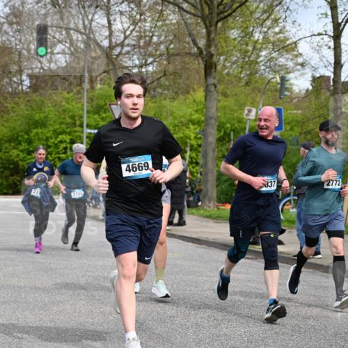 12.04.2026 - 45. Internationalen Wilhelmsburger Insellauf J. Mangold http://msf.ph/oto/9515301 12.04.2026 13:14:44 Ziel 4421, 5242, 3425, 5142, 4852, 2430, 5813, 4747, 3773, 5602, 4960, 4418, 5156, 4111, 3306, 3328, 2772, 5348, 4837, 4838, 4669, 2110, 4695, 2815, 2785, 2043, 2118, 5755, 5029, 5755, 5029, 4662, 4663, 4559, 3308, 3881, 3882, 3767, 3765 meine-sportfotos.de