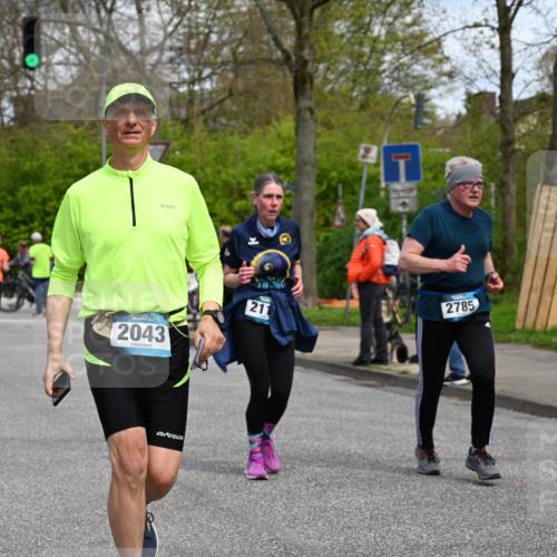 12.04.2026 - 45. Internationalen Wilhelmsburger Insellauf J. Mangold http://msf.ph/oto/9515312 12.04.2026 13:14:47 Ziel 4852, 2430, 5813, 4747, 3773, 5602, 4960, 4418, 5156, 4111, 3306, 3328, 2772, 5348, 4837, 4838, 4669, 2110, 4695, 2815, 2785, 2043, 2118, 5755, 5029, 4662, 4663, 4559, 3308, 3881, 3882, 3767, 3765, 4366 meine-sportfotos.de