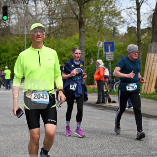 12.04.2026 - 45. Internationalen Wilhelmsburger Insellauf J. Mangold http://msf.ph/oto/9515313 12.04.2026 13:14:47 Ziel 4852, 2430, 5813, 4747, 3773, 5602, 4960, 4418, 5156, 4111, 3306, 3328, 2772, 5348, 4837, 4838, 4669, 2110, 4695, 2815, 2785, 2043, 2118, 5755, 5029, 4662, 4663, 4559, 3308, 3881, 3882, 3767, 3765, 4366 meine-sportfotos.de