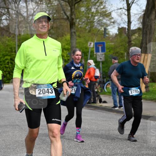 12.04.2026 - 45. Internationalen Wilhelmsburger Insellauf J. Mangold http://msf.ph/oto/9515315 12.04.2026 13:14:47 Ziel 4852, 2430, 5813, 4747, 3773, 5602, 4960, 4418, 5156, 4111, 3306, 3328, 2772, 5348, 4837, 4838, 4669, 2110, 4695, 2815, 2785, 2043, 2118, 5755, 5029, 4662, 4663, 4559, 3308, 3881, 3882, 3767, 3765, 4366 meine-sportfotos.de