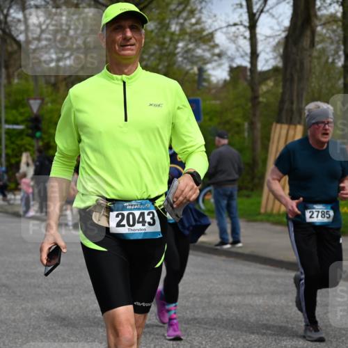 12.04.2026 - 45. Internationalen Wilhelmsburger Insellauf J. Mangold http://msf.ph/oto/9515319 12.04.2026 13:14:47 Ziel 4852, 2430, 5813, 4747, 3773, 5602, 4960, 4418, 5156, 4111, 3306, 3328, 2772, 5348, 4837, 4838, 4669, 2110, 4695, 2815, 2785, 2043, 2118, 5755, 5029, 4662, 4663, 4559, 3308, 3881, 3882, 3767, 3765, 4366 meine-sportfotos.de