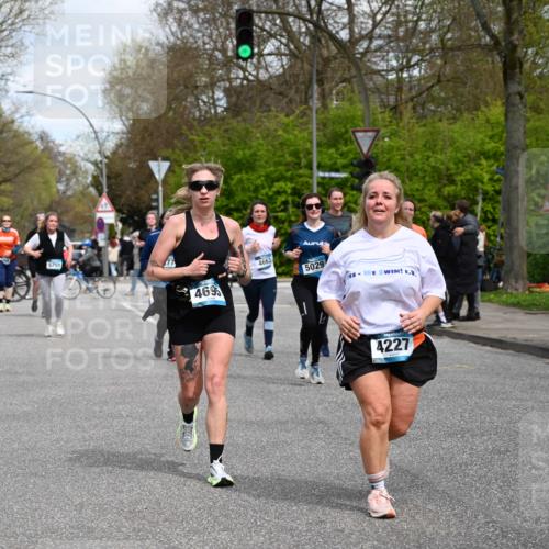 12.04.2026 - 45. Internationalen Wilhelmsburger Insellauf J. Mangold http://msf.ph/oto/9515335 12.04.2026 13:14:51 Ziel 5813, 4747, 3773, 5602, 4960, 4418, 5156, 4111, 3306, 3328, 2772, 5348, 4837, 4838, 4669, 2110, 4695, 2815, 2785, 2043, 2118, 5755, 5029, 4662, 4663, 4559, 3308, 3881, 3882, 3767, 3765, 4366, 4227, 3232 meine-sportfotos.de