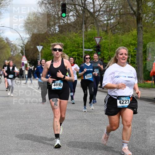 12.04.2026 - 45. Internationalen Wilhelmsburger Insellauf J. Mangold http://msf.ph/oto/9515339 12.04.2026 13:14:51 Ziel 5813, 4747, 3773, 5602, 4960, 4418, 5156, 4111, 3306, 3328, 2772, 5348, 4837, 4838, 4669, 2110, 4695, 2815, 2785, 2043, 2118, 5755, 5029, 4662, 4663, 4559, 3308, 3881, 3882, 3767, 3765, 4366, 4227, 3232 meine-sportfotos.de