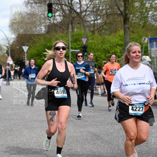 12.04.2026 - 45. Internationalen Wilhelmsburger Insellauf J. Mangold http://msf.ph/oto/9515344 12.04.2026 13:14:51 Ziel 5813, 4747, 3773, 5602, 4960, 4418, 5156, 4111, 3306, 3328, 2772, 5348, 4837, 4838, 4669, 2110, 4695, 2815, 2785, 2043, 2118, 5755, 5029, 4662, 4663, 4559, 3308, 3881, 3882, 3767, 3765, 4366, 4227, 3232 meine-sportfotos.de