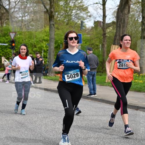 12.04.2026 - 45. Internationalen Wilhelmsburger Insellauf J. Mangold http://msf.ph/oto/9515357 12.04.2026 13:14:53 Ziel 3773, 5602, 4960, 4418, 5156, 4111, 3306, 3328, 2772, 5348, 4837, 4838, 4669, 2110, 4695, 2815, 2785, 2785, 2043, 2118, 5755, 5029, 4662, 4663, 4559, 3308, 3881, 3882, 3767, 3765, 4366, 4227, 3232, 2774, 5725 meine-sportfotos.de