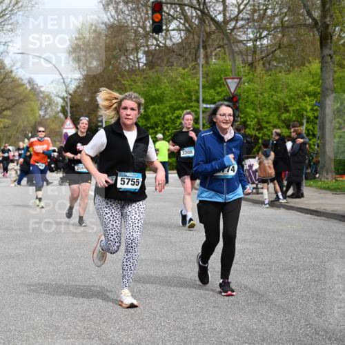 12.04.2026 - 45. Internationalen Wilhelmsburger Insellauf J. Mangold http://msf.ph/oto/9515375 12.04.2026 13:14:55 Ziel 3773, 5602, 4960, 4418, 5156, 4111, 3306, 3328, 2772, 5348, 4837, 4838, 4669, 2110, 4695, 2815, 2785, 2043, 2118, 5755, 5029, 4662, 4663, 4559, 3308, 3881, 3882, 3767, 3765, 3882, 3767, 3765, 4366, 4227, 3232, 2774, 5725 meine-sportfotos.de