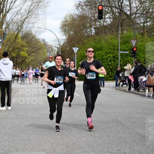 12.04.2026 - 45. Internationalen Wilhelmsburger Insellauf J. Mangold http://msf.ph/oto/9515406 12.04.2026 13:15:08 Ziel 4669, 2110, 4695, 2815, 2785, 2043, 2118, 5755, 5029, 4662, 4663, 4559, 3308, 3881, 3882, 3767, 3765, 4366, 4227, 3232, 2774, 5725, 3770, 2617, 3770, 2617, 5453, 4942, 4964, 5675, 4616, 4880, 2832, 3803, 3801 meine-sportfotos.de