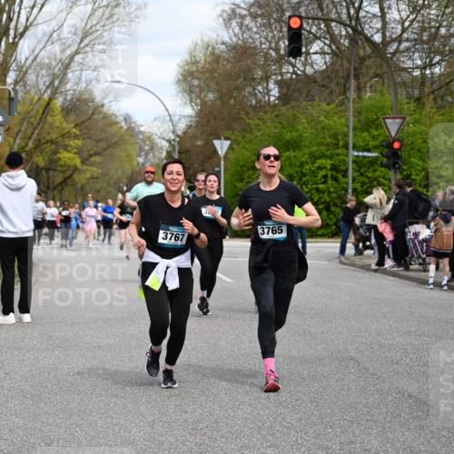 12.04.2026 - 45. Internationalen Wilhelmsburger Insellauf J. Mangold http://msf.ph/oto/9515407 12.04.2026 13:15:08 Ziel 4669, 2110, 4695, 2815, 2785, 2043, 2118, 5755, 5029, 4662, 4663, 4559, 3308, 3881, 3882, 3767, 3765, 4366, 4227, 3232, 2774, 5725, 3770, 2617, 3770, 2617, 5453, 4942, 4964, 5675, 4616, 4880, 2832, 3803, 3801 meine-sportfotos.de