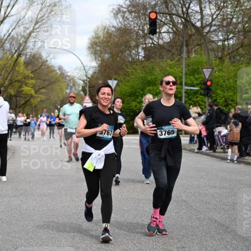 12.04.2026 - 45. Internationalen Wilhelmsburger Insellauf J. Mangold http://msf.ph/oto/9515413 12.04.2026 13:15:08 Ziel 4669, 2110, 4695, 2815, 2785, 2043, 2118, 5755, 5029, 4662, 4663, 4559, 3308, 3881, 3882, 3767, 3765, 4366, 4227, 3232, 2774, 5725, 3770, 2617, 3770, 2617, 5453, 4942, 4964, 5675, 4616, 4880, 2832, 3803, 3801 meine-sportfotos.de