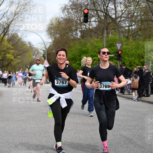 12.04.2026 - 45. Internationalen Wilhelmsburger Insellauf J. Mangold http://msf.ph/oto/9515416 12.04.2026 13:15:09 Ziel 2110, 4695, 2815, 2785, 2043, 2118, 5755, 5029, 4662, 4663, 4559, 3308, 3881, 3882, 3767, 3765, 4366, 4227, 3232, 2774, 5725, 3770, 2617, 5453, 5453, 4942, 4964, 5675, 4616, 4880, 2832, 3803, 3801, 3250 meine-sportfotos.de