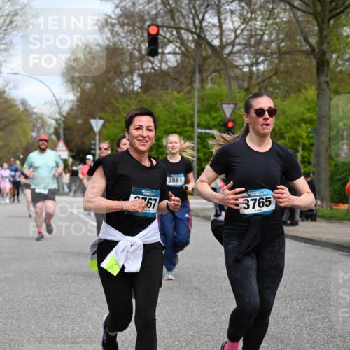 12.04.2026 - 45. Internationalen Wilhelmsburger Insellauf J. Mangold http://msf.ph/oto/9515421 12.04.2026 13:15:09 Ziel 2110, 4695, 2815, 2785, 2043, 2118, 5755, 5029, 4662, 4663, 4559, 3308, 3881, 3882, 3767, 3765, 4366, 4227, 3232, 2774, 5725, 3770, 2617, 5453, 5453, 4942, 4964, 5675, 4616, 4880, 2832, 3803, 3801, 3250 meine-sportfotos.de