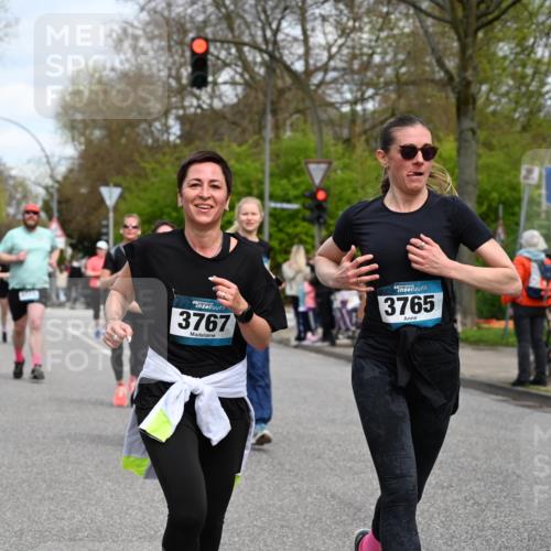 12.04.2026 - 45. Internationalen Wilhelmsburger Insellauf J. Mangold http://msf.ph/oto/9515423 12.04.2026 13:15:09 Ziel 2110, 4695, 2815, 2785, 2043, 2118, 5755, 5029, 4662, 4663, 4559, 3308, 3881, 3882, 3767, 3765, 4366, 4227, 3232, 2774, 5725, 3770, 2617, 5453, 5453, 4942, 4964, 5675, 4616, 4880, 2832, 3803, 3801, 3250 meine-sportfotos.de