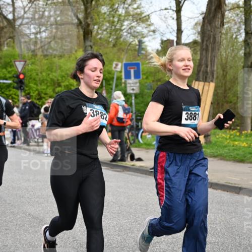 12.04.2026 - 45. Internationalen Wilhelmsburger Insellauf J. Mangold http://msf.ph/oto/9515441 12.04.2026 13:15:11 Ziel 2110, 4695, 2815, 2785, 2043, 2118, 5755, 5029, 4662, 4663, 4559, 3308, 3881, 3882, 3767, 3765, 4366, 4366, 4227, 3232, 2774, 5725, 3770, 2617, 5453, 4942, 4964, 4942, 4964, 5675, 4616, 4880, 2832, 3803, 3801, 3250, 5008, 2853, 3280 meine-sportfotos.de