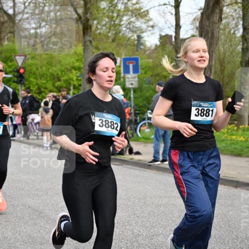 12.04.2026 - 45. Internationalen Wilhelmsburger Insellauf J. Mangold http://msf.ph/oto/9515442 12.04.2026 13:15:11 Ziel 2110, 4695, 2815, 2785, 2043, 2118, 5755, 5029, 4662, 4663, 4559, 3308, 3881, 3882, 3767, 3765, 4366, 4366, 4227, 3232, 2774, 5725, 3770, 2617, 5453, 4942, 4964, 4942, 4964, 5675, 4616, 4880, 2832, 3803, 3801, 3250, 5008, 2853, 3280 meine-sportfotos.de