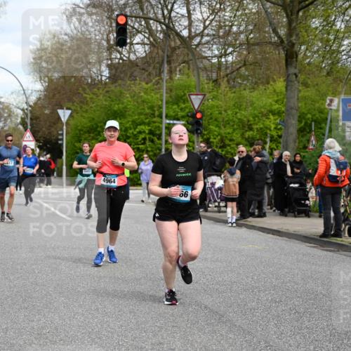 12.04.2026 - 45. Internationalen Wilhelmsburger Insellauf J. Mangold http://msf.ph/oto/9515464 12.04.2026 13:15:15 Ziel 2110, 4695, 2815, 2785, 2043, 2118, 5755, 5029, 4662, 4663, 4559, 3308, 3881, 3882, 3767, 3765, 4366, 4227, 3232, 3232, 2774, 5725, 3770, 2617, 5453, 4942, 4964, 5675, 4616, 4880, 2832, 3803, 3801, 3250, 5008, 2853, 3280, 3244, 5292, 4861, 2032, 4731, 2884, 3850, 4053 meine-sportfotos.de