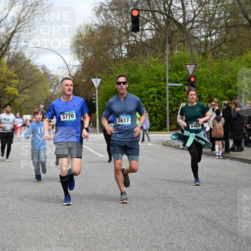 12.04.2026 - 45. Internationalen Wilhelmsburger Insellauf J. Mangold http://msf.ph/oto/9515487 12.04.2026 13:15:18 Ziel 2785, 2043, 2118, 5755, 5029, 4662, 4663, 4559, 3308, 3881, 3882, 3767, 3765, 4366, 4227, 3232, 2774, 5725, 3770, 2617, 5453, 4942, 4964, 5675, 4616, 4880, 2832, 3803, 3801, 3803, 3801, 3250, 5008, 2853, 3280, 3244, 5292, 4861, 2032, 4731, 2884, 3850, 4053, 5686, 4814, 4491 meine-sportfotos.de