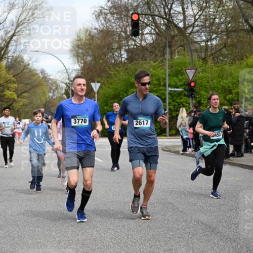 12.04.2026 - 45. Internationalen Wilhelmsburger Insellauf J. Mangold http://msf.ph/oto/9515492 12.04.2026 13:15:19 Ziel 2043, 2118, 5755, 5029, 4662, 4663, 4559, 3308, 3881, 3882, 3767, 3765, 4366, 4227, 3232, 2774, 5725, 3770, 2617, 5453, 4942, 4964, 5675, 4616, 4880, 2832, 3803, 3801, 3250, 5008, 2853, 3280, 3244, 5292, 4861, 2032, 4731, 2884, 3850, 4053, 5686, 4814, 4491 meine-sportfotos.de