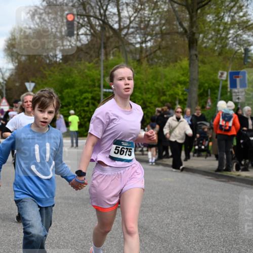 12.04.2026 - 45. Internationalen Wilhelmsburger Insellauf J. Mangold http://msf.ph/oto/9515515 12.04.2026 13:15:22 Ziel 4662, 4663, 4559, 3308, 3881, 3882, 3767, 3765, 4366, 4227, 3232, 2774, 5725, 3770, 2617, 5453, 4942, 4964, 5675, 4616, 4880, 2832, 3803, 3801, 3250, 5008, 5008, 2853, 3280, 3244, 5292, 4861, 2032, 4731, 2884, 3850, 4053, 5686, 4814, 4491 meine-sportfotos.de