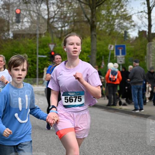 12.04.2026 - 45. Internationalen Wilhelmsburger Insellauf J. Mangold http://msf.ph/oto/9515519 12.04.2026 13:15:22 Ziel 4662, 4663, 4559, 3308, 3881, 3882, 3767, 3765, 4366, 4227, 3232, 2774, 5725, 3770, 2617, 5453, 4942, 4964, 5675, 4616, 4880, 2832, 3803, 3801, 3250, 5008, 5008, 2853, 3280, 3244, 5292, 4861, 2032, 4731, 2884, 3850, 4053, 5686, 4814, 4491 meine-sportfotos.de