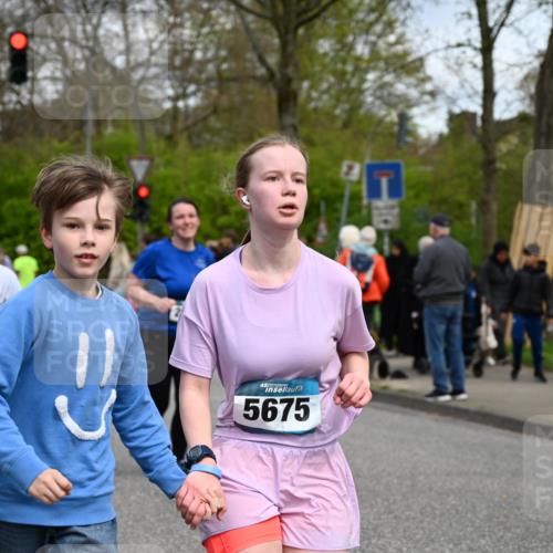 12.04.2026 - 45. Internationalen Wilhelmsburger Insellauf J. Mangold http://msf.ph/oto/9515521 12.04.2026 13:15:22 Ziel 4662, 4663, 4559, 3308, 3881, 3882, 3767, 3765, 4366, 4227, 3232, 2774, 5725, 3770, 2617, 5453, 4942, 4964, 5675, 4616, 4880, 2832, 3803, 3801, 3250, 5008, 5008, 2853, 3280, 3244, 5292, 4861, 2032, 4731, 2884, 3850, 4053, 5686, 4814, 4491 meine-sportfotos.de