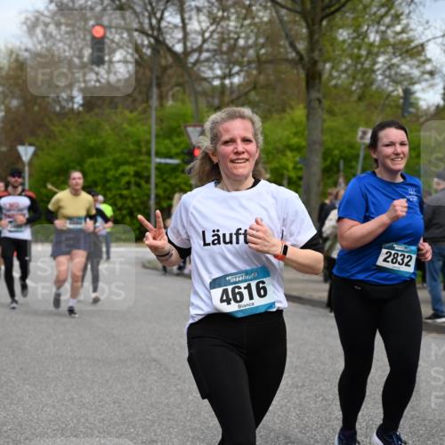 12.04.2026 - 45. Internationalen Wilhelmsburger Insellauf J. Mangold http://msf.ph/oto/9515528 12.04.2026 13:15:23 Ziel 4662, 4663, 4559, 3308, 3881, 3882, 3767, 3765, 4366, 4227, 3232, 2774, 5725, 3770, 2617, 5453, 4942, 4964, 4942, 4964, 5675, 4616, 4880, 2832, 3803, 3801, 3250, 5008, 2853, 3280, 2853, 3280, 3244, 5292, 4861, 2032, 4731, 2884, 3850, 4053, 5686, 4814, 4491, 2681, 5839, 5582 meine-sportfotos.de