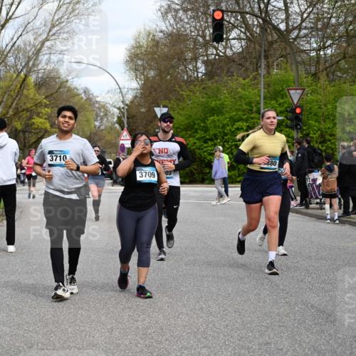 12.04.2026 - 45. Internationalen Wilhelmsburger Insellauf J. Mangold http://msf.ph/oto/9515537 12.04.2026 13:15:25 Ziel 4662, 4663, 4559, 3308, 3881, 3882, 3767, 3765, 4366, 4227, 3232, 2774, 5725, 3770, 2617, 5453, 4942, 4964, 5675, 4616, 4880, 2832, 3803, 3801, 3250, 5008, 2853, 3280, 3244, 5292, 4861, 2032, 2032, 4731, 2884, 3850, 4053, 5686, 4814, 4491, 2681, 5839, 5582, 5666 meine-sportfotos.de