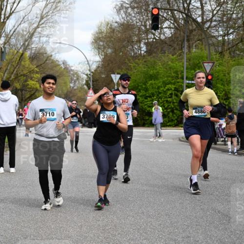 12.04.2026 - 45. Internationalen Wilhelmsburger Insellauf J. Mangold http://msf.ph/oto/9515540 12.04.2026 13:15:25 Ziel 4662, 4663, 4559, 3308, 3881, 3882, 3767, 3765, 4366, 4227, 3232, 2774, 5725, 3770, 2617, 5453, 4942, 4964, 5675, 4616, 4880, 2832, 3803, 3801, 3250, 5008, 2853, 3280, 3244, 5292, 4861, 2032, 2032, 4731, 2884, 3850, 4053, 5686, 4814, 4491, 2681, 5839, 5582, 5666 meine-sportfotos.de
