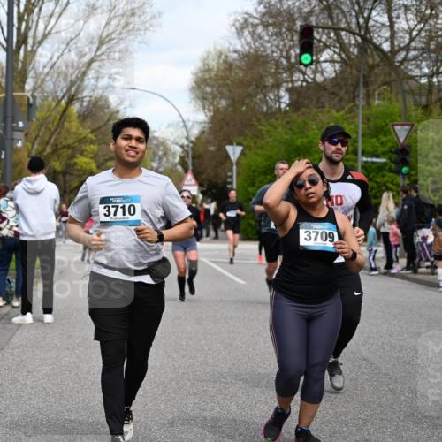12.04.2026 - 45. Internationalen Wilhelmsburger Insellauf J. Mangold http://msf.ph/oto/9515556 12.04.2026 13:15:26 Ziel 4559, 3308, 3881, 3882, 3767, 3765, 4366, 4227, 3232, 2774, 5725, 3770, 2617, 5453, 4942, 4964, 5675, 4616, 4880, 2832, 3803, 3801, 3250, 5008, 2853, 3280, 3244, 5292, 4861, 2032, 4731, 2884, 3850, 4731, 2884, 3850, 4053, 5686, 4814, 4491, 2681, 5839, 5582, 5666, 3993 meine-sportfotos.de