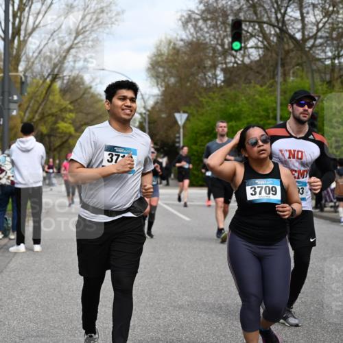12.04.2026 - 45. Internationalen Wilhelmsburger Insellauf J. Mangold http://msf.ph/oto/9515558 12.04.2026 13:15:27 Ziel 4559, 3308, 3881, 3882, 3767, 3765, 4366, 4227, 3232, 2774, 5725, 3770, 2617, 5453, 4942, 4964, 5675, 4616, 4880, 2832, 3803, 3801, 3250, 5008, 2853, 3280, 3244, 5292, 4861, 2032, 4731, 2884, 3850, 4053, 4053, 5686, 4814, 4491, 2681, 5839, 5582, 5666, 3993, 5517 meine-sportfotos.de