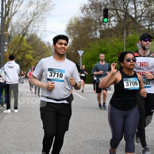 12.04.2026 - 45. Internationalen Wilhelmsburger Insellauf J. Mangold http://msf.ph/oto/9515561 12.04.2026 13:15:27 Ziel 4559, 3308, 3881, 3882, 3767, 3765, 4366, 4227, 3232, 2774, 5725, 3770, 2617, 5453, 4942, 4964, 5675, 4616, 4880, 2832, 3803, 3801, 3250, 5008, 2853, 3280, 3244, 5292, 4861, 2032, 4731, 2884, 3850, 4053, 4053, 5686, 4814, 4491, 2681, 5839, 5582, 5666, 3993, 5517 meine-sportfotos.de