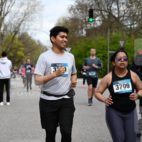 12.04.2026 - 45. Internationalen Wilhelmsburger Insellauf J. Mangold http://msf.ph/oto/9515566 12.04.2026 13:15:27 Ziel 4559, 3308, 3881, 3882, 3767, 3765, 4366, 4227, 3232, 2774, 5725, 3770, 2617, 5453, 4942, 4964, 5675, 4616, 4880, 2832, 3803, 3801, 3250, 5008, 2853, 3280, 3244, 5292, 4861, 2032, 4731, 2884, 3850, 4053, 4053, 5686, 4814, 4491, 2681, 5839, 5582, 5666, 3993, 5517 meine-sportfotos.de