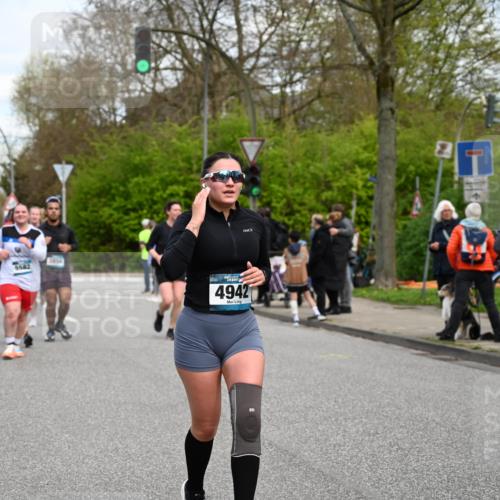 12.04.2026 - 45. Internationalen Wilhelmsburger Insellauf J. Mangold http://msf.ph/oto/9515573 12.04.2026 13:15:30 Ziel 3881, 3882, 3767, 3765, 4366, 4227, 3232, 2774, 5725, 3770, 2617, 5453, 4942, 4964, 5675, 4616, 4880, 2832, 3803, 3801, 3803, 3801, 3250, 5008, 2853, 3280, 3244, 5292, 4861, 2032, 4731, 2884, 3850, 4053, 5686, 4814, 4491, 4814, 4491, 2681, 5839, 5582, 5666, 3993, 5517 meine-sportfotos.de