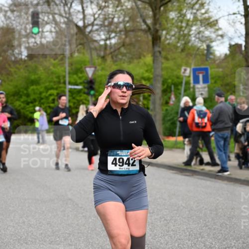 12.04.2026 - 45. Internationalen Wilhelmsburger Insellauf J. Mangold http://msf.ph/oto/9515579 12.04.2026 13:15:31 Ziel 3881, 3882, 3767, 3765, 4366, 4227, 3232, 2774, 5725, 3770, 2617, 5453, 4942, 4964, 5675, 4616, 4880, 2832, 3803, 3801, 3250, 5008, 2853, 3280, 3244, 5292, 4861, 2032, 4731, 2884, 3850, 4053, 5686, 4814, 4491, 2681, 5839, 5582, 5666, 3993, 5517, 3710, 3709 meine-sportfotos.de