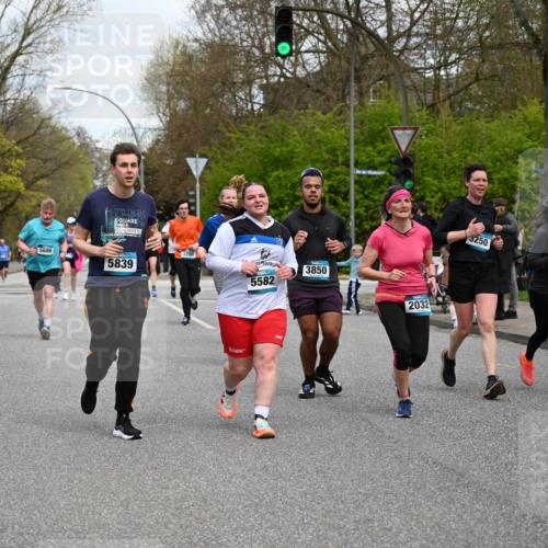 12.04.2026 - 45. Internationalen Wilhelmsburger Insellauf J. Mangold http://msf.ph/oto/9515590 12.04.2026 13:15:33 Ziel 4366, 4227, 3232, 2774, 5725, 3770, 2617, 5453, 4942, 4964, 5675, 4616, 4880, 2832, 3803, 3801, 3250, 3250, 5008, 2853, 3280, 3244, 5292, 4861, 2032, 4731, 2884, 3850, 4053, 5686, 4814, 4491, 2681, 5839, 5582, 5666, 3993, 5517, 3710, 3709 meine-sportfotos.de
