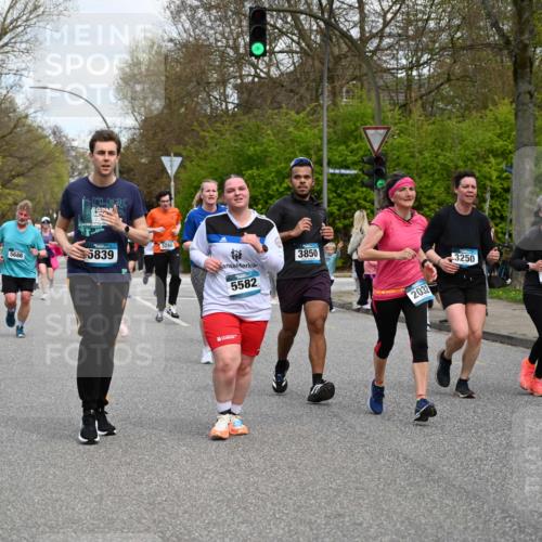 12.04.2026 - 45. Internationalen Wilhelmsburger Insellauf J. Mangold http://msf.ph/oto/9515592 12.04.2026 13:15:33 Ziel 4366, 4227, 3232, 2774, 5725, 3770, 2617, 5453, 4942, 4964, 5675, 4616, 4880, 2832, 3803, 3801, 3250, 3250, 5008, 2853, 3280, 3244, 5292, 4861, 2032, 4731, 2884, 3850, 4053, 5686, 4814, 4491, 2681, 5839, 5582, 5666, 3993, 5517, 3710, 3709 meine-sportfotos.de