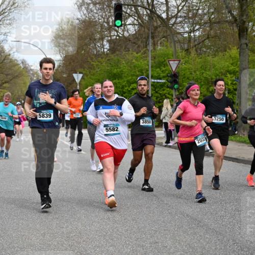 12.04.2026 - 45. Internationalen Wilhelmsburger Insellauf J. Mangold http://msf.ph/oto/9515593 12.04.2026 13:15:33 Ziel 4366, 4227, 3232, 2774, 5725, 3770, 2617, 5453, 4942, 4964, 5675, 4616, 4880, 2832, 3803, 3801, 3250, 3250, 5008, 2853, 3280, 3244, 5292, 4861, 2032, 4731, 2884, 3850, 4053, 5686, 4814, 4491, 2681, 5839, 5582, 5666, 3993, 5517, 3710, 3709 meine-sportfotos.de
