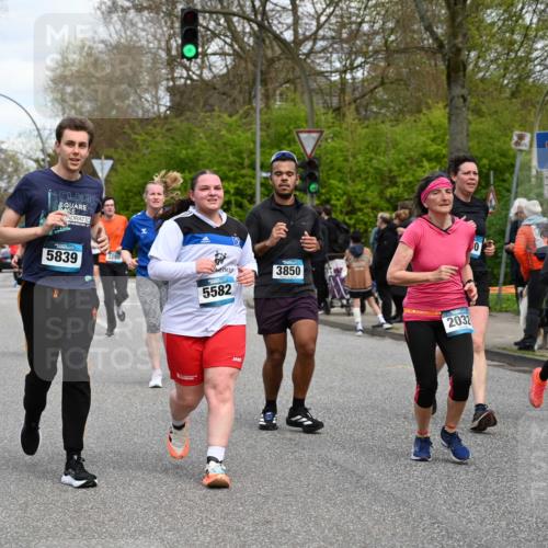 12.04.2026 - 45. Internationalen Wilhelmsburger Insellauf J. Mangold http://msf.ph/oto/9515599 12.04.2026 13:15:33 Ziel 4366, 4227, 3232, 2774, 5725, 3770, 2617, 5453, 4942, 4964, 5675, 4616, 4880, 2832, 3803, 3801, 3250, 3250, 5008, 2853, 3280, 3244, 5292, 4861, 2032, 4731, 2884, 3850, 4053, 5686, 4814, 4491, 2681, 5839, 5582, 5666, 3993, 5517, 3710, 3709 meine-sportfotos.de
