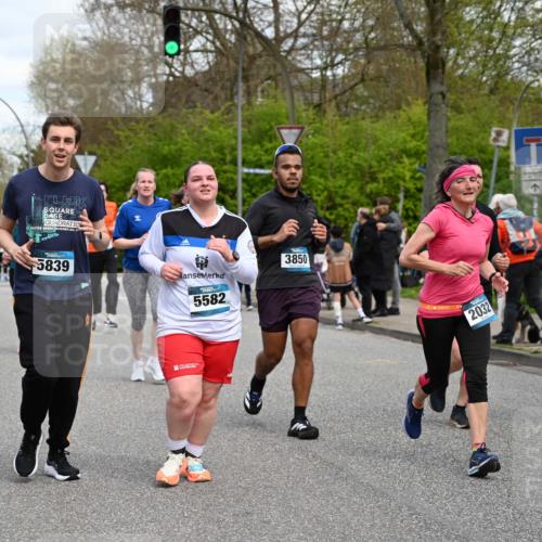 12.04.2026 - 45. Internationalen Wilhelmsburger Insellauf J. Mangold http://msf.ph/oto/9515601 12.04.2026 13:15:34 Ziel 4366, 4227, 3232, 2774, 5725, 3770, 2617, 5453, 4942, 4964, 5675, 4616, 4880, 2832, 3803, 3801, 3250, 5008, 5008, 2853, 3280, 3244, 5292, 4861, 2032, 4731, 2884, 3850, 4053, 5686, 4814, 4491, 2681, 5839, 5582, 5666, 3993, 5517, 3710, 3709 meine-sportfotos.de